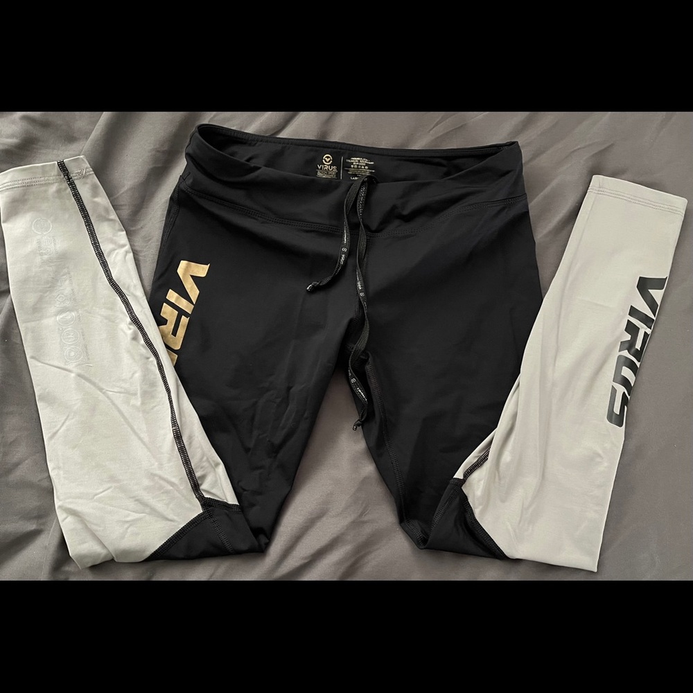 Virus Leggings